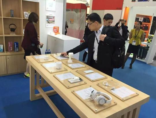 名創(chuàng)優(yōu)品受邀參展香港電子展為工業(yè)化時(shí)代帶來(lái)人文創(chuàng)意關(guān)懷